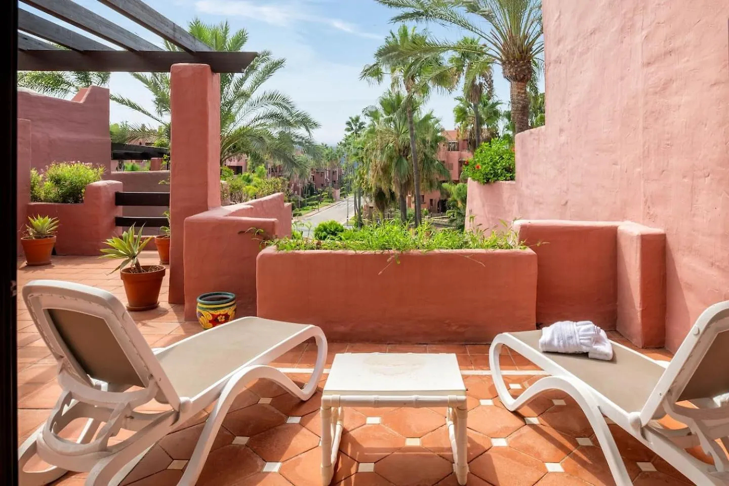 Beachfront Penthouse, Pool Gym Estepona Apartment