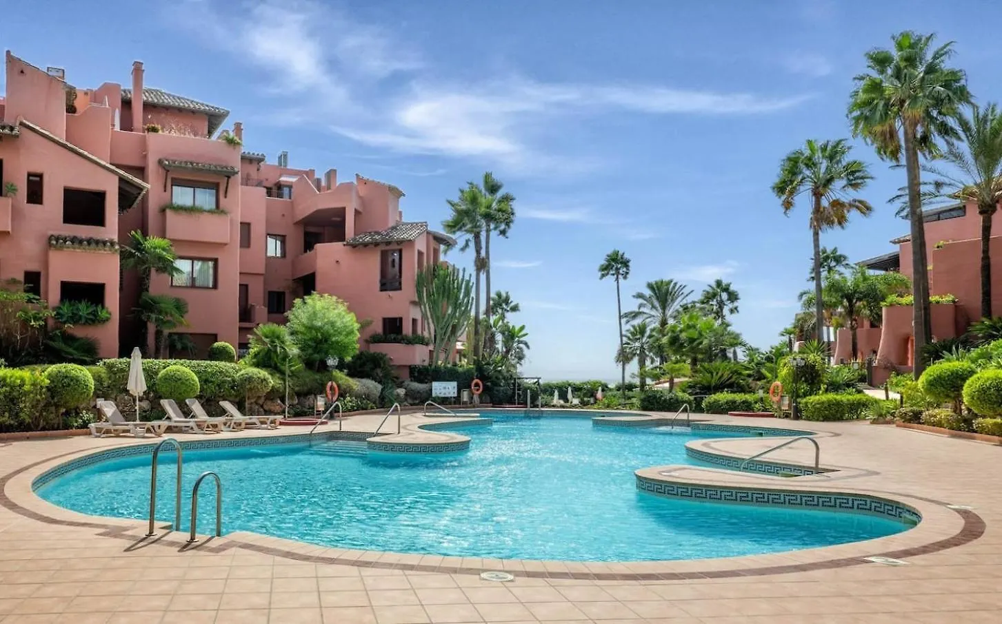 Beachfront Penthouse, Pool Gym Estepona 0*,  Spain