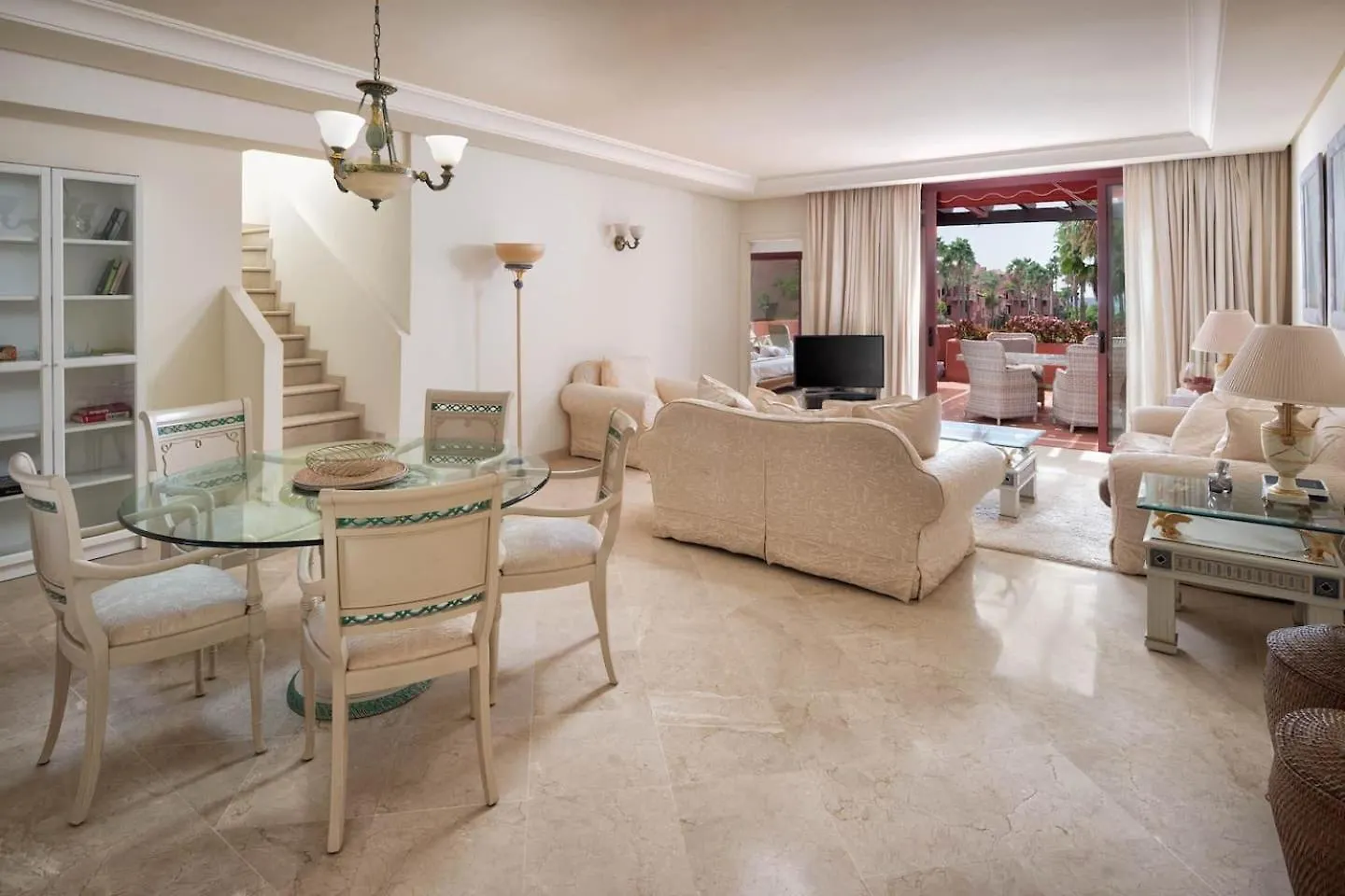 Beachfront Penthouse, Pool Gym Estepona Apartment